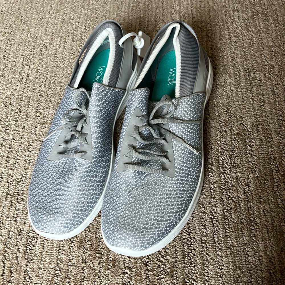 You walk by Skechers size 10
